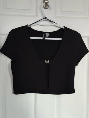 Divided Black Ribbed V-Neck Butterfly-Accent Crop Top